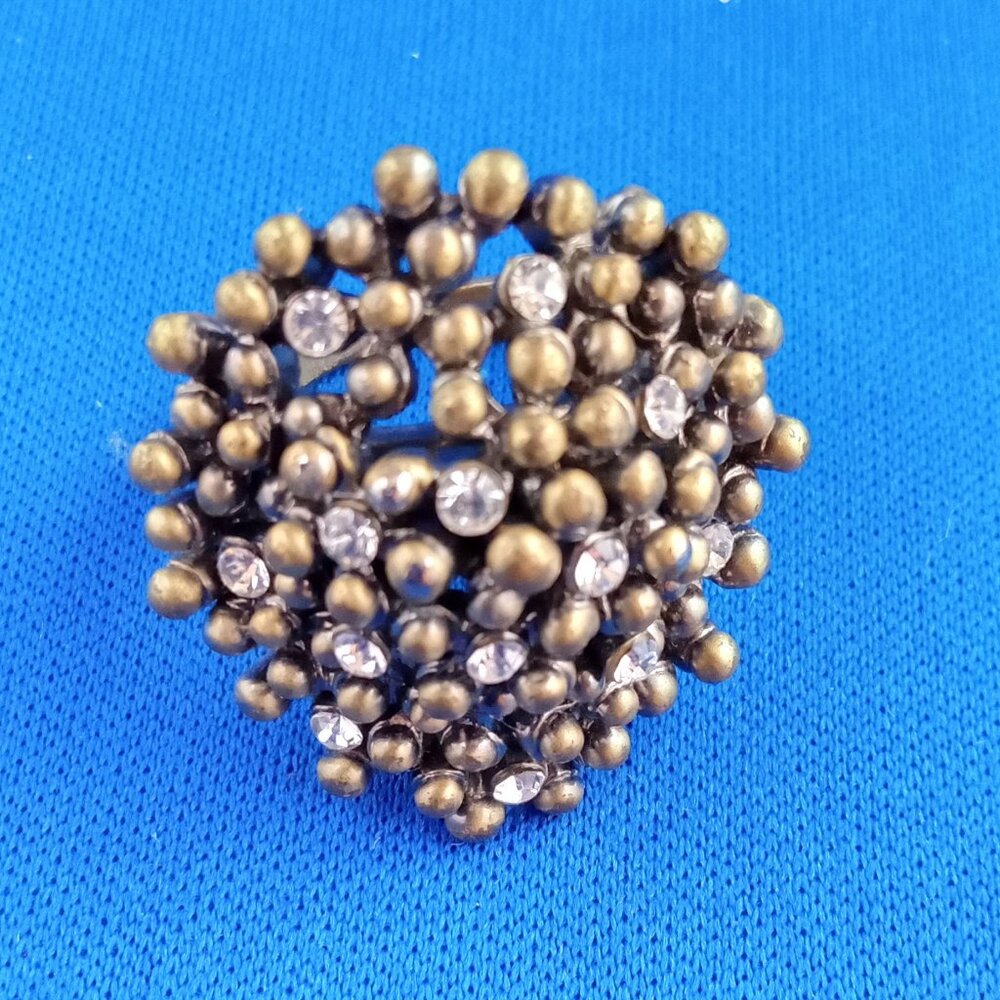 Kiam Family brass tone cluster statement ring with rhinestones sz. 7 1/2 - Picture 2 of 6